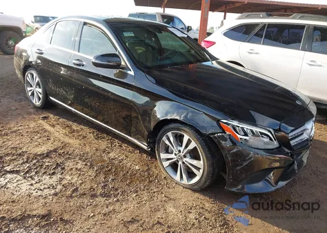 2020 Mercedes-Benz C 300 z USA, uszkodzony, nr VIN W1KWF8DB7LR570022